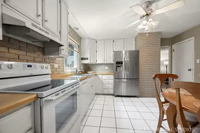 1123 Moorland Avenue, Shorewood, IL 60404 - Photo 9
