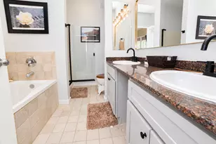 1021 E 46th St, Chicago, IL 60653 - Photo 13