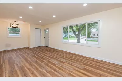 2127 Indian Road, Waukegan, IL 60087 - Photo 7
