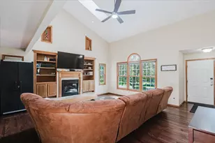 19598 Nottingham Dr, Bloomington, IL 61705 - Photo 7