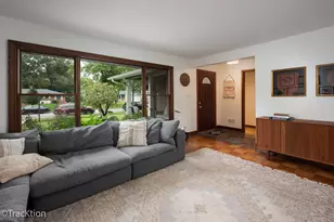 6630 Blackstone Dr, Downers Grove, IL 60516 - Photo 3
