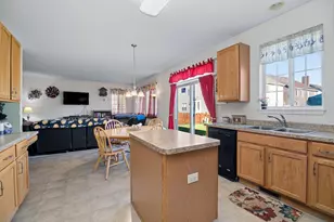 7723 Mossheather Dr, Joliet, IL 60431 - Photo 9