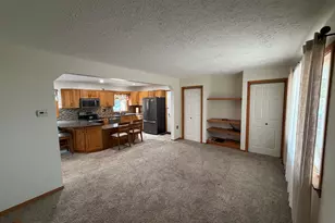 10083 Elizabeth Rd, Bloomington, IL 61705 - Photo 7
