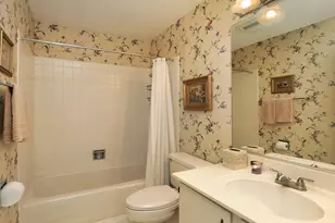 7 The Ct Of Greenway, Northbrook, IL 60062 - Photo 9