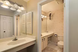 7 The Ct Of Greenway, Northbrook, IL 60062 - Photo 7