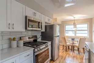 216 Valley View Ct, Wilmette, IL 60091 - Photo 5