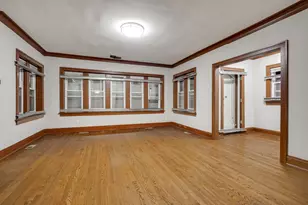8035 S Oglesby Ave, Chicago, IL 60617 - Photo 3