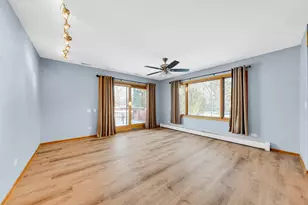 2226 Shannondale Rd, Libertyville, IL 60048 - Photo 9