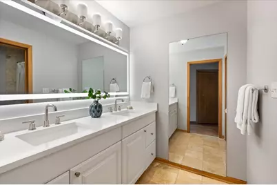 1930 W Wolfram Street, Chicago, IL 60657 - Photo 23