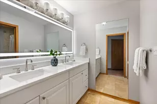 1930 W Wolfram St, Chicago, IL 60657 - Photo 23
