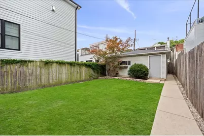 1930 W Wolfram Street, Chicago, IL 60657 - Photo 27