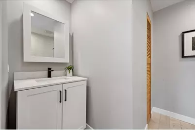 1930 W Wolfram Street, Chicago, IL 60657 - Photo 19