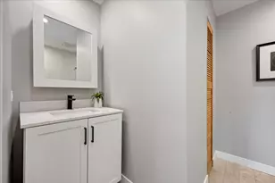1930 W Wolfram St, Chicago, IL 60657 - Photo 19