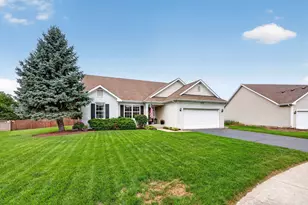 2775 Hobbs Ct, Yorkville, IL 60560 - Photo 5