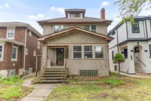 209 Le Moyne Pkwy, Oak Park, IL 60302 - Photo 1
