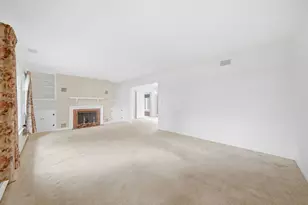 500 Skyline Dr, Fox River Grove, IL 60021 - Photo 3