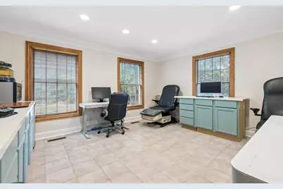 4215 Kirchoff Road, Rolling Meadows, IL 60008 - Photo 11