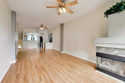 939 Charlela Lane #939, Elk Grove Village, IL 60007 - Photo 5