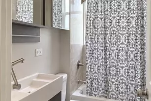 3039 W Wilson Ave, Chicago, IL 60625 - Photo 11