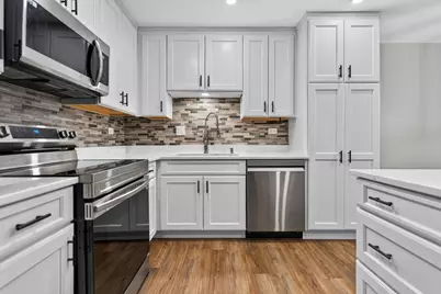 120 Lakeview Drive #208, Bloomingdale, IL 60108 - Photo 9