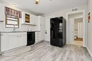 911 W Madison St, Pontiac, IL 61764 - Photo 9