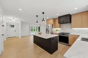 8607 W Main St, Downers Grove, IL 60516 - Photo 3
