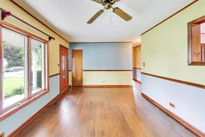 219 N William Street, Mount Prospect, IL 60056 - Photo 5