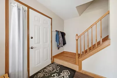 689 Fieldcrest Drive #B, South Elgin, IL 60177 - Photo 3