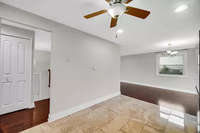 515 Falmouth Lane, Schaumburg, IL 60193 - Photo 9