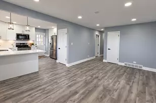 1419 Jefferson Streets, Lake in the Hills, IL 60156 - Photo 5