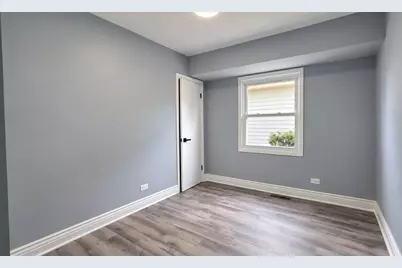 1419 Jefferson Streets, Lake in the Hills, IL 60156 - Photo 9