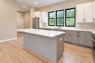 201 Capri Dr Dr, Round Lake, IL 60073 - Photo 9