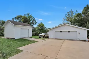 1623 S Hamilton St, Lockport, IL 60441 - Photo 3