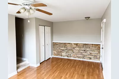 9307 W Irving Park Road #20, Schiller Park, IL 60176 - Photo 3