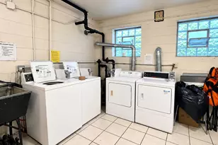 9307 W Irving Park Rd, Schiller Park, IL 60176 - Photo 9