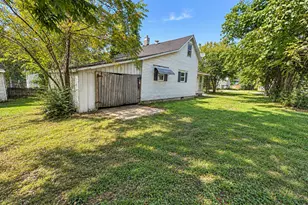 341 McLean St, Rosiclare, IL 62982 - Photo 17