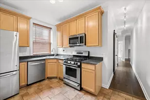 871 W Cornelia Ave, Chicago, IL 60657 - Photo 13