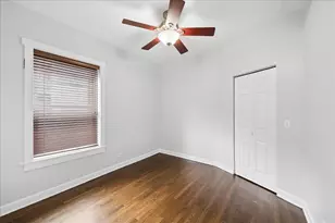 871 W Cornelia Ave, Chicago, IL 60657 - Photo 9