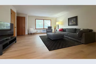 914 W St. James Street #1, Arlington Heights, IL 60005 - Photo 3