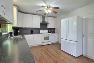 2814 Hawkshead Dr, New Lenox, IL 60451 - Photo 3