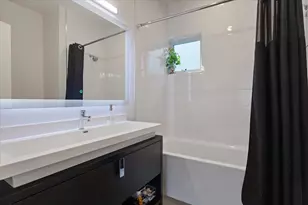 559 E 50th St, Chicago, IL 60615 - Photo 27