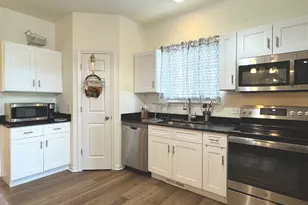 997 Regent Dr, Matteson, IL 60443 - Photo 3