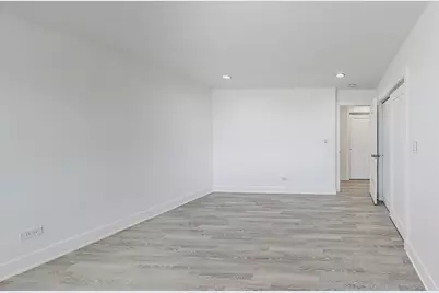 7250 N Western Avenue #511, Chicago, IL 60645 - Photo 11