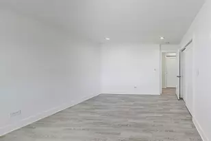 7250 N Western Ave, Chicago, IL 60645 - Photo 11