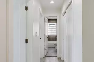 7250 N Western Ave, Chicago, IL 60645 - Photo 9