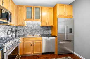 630 N State St, Chicago, IL 60654 - Photo 7