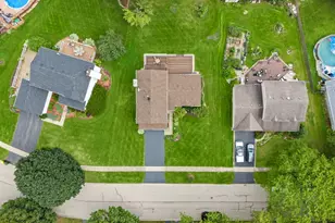 1011 Woodbridge Dr, Cary, IL 60013 - Photo 23