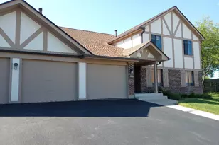 1208 Knottingham Ct, Schaumburg, IL 60193 - Photo 1