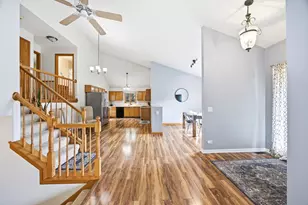1266 Amber Ct, Woodstock, IL 60098 - Photo 5
