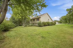 1266 Amber Ct, Woodstock, IL 60098 - Photo 37